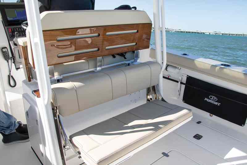 Pursuit S288 Sport Boat Test
