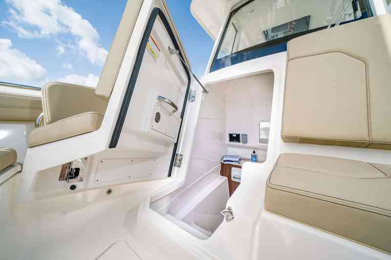 Pursuit S288 Sport Boat Test