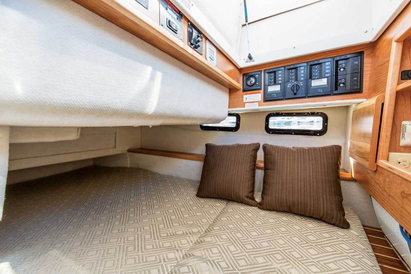 Cutwater 302 Coupe