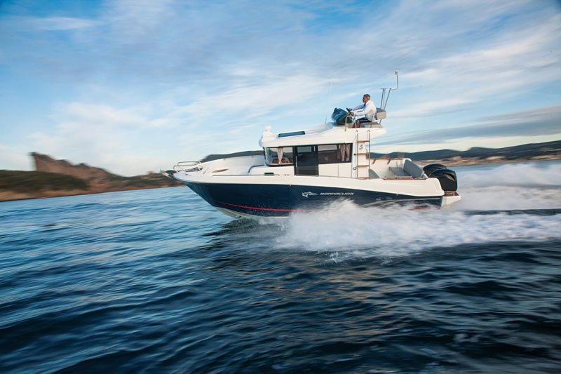 Beneteau Barracuda 9 LOA: 29'3"
Beam: 9'7"
Draft (engines down): 2'8"
Bridge Clearance: 11'8"
Transom Deadrise: 21 degrees
Displacement: 7,584 lb.
Fuel Capacity: 106 gal.
Max Horsepower: 450
More Information: beneteauamerica.com