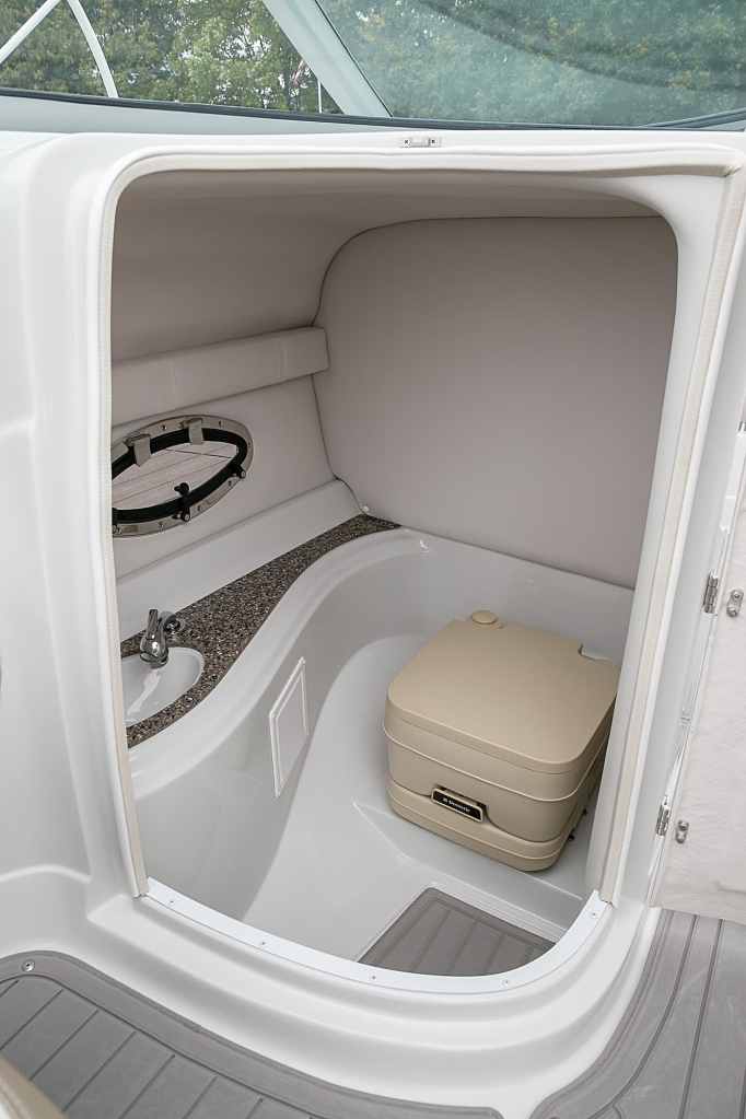 Crownline E23 XS