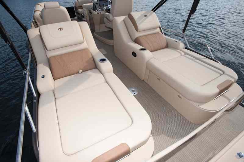 Tahoe 2785 Vision Rear Electric Lounge