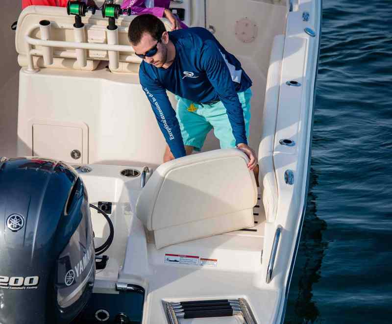 Grady-White Fisherman 216