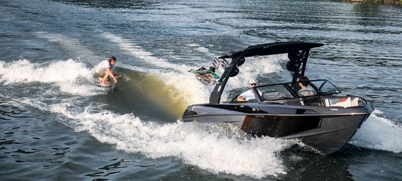 Buying a New Wakesurf Boat