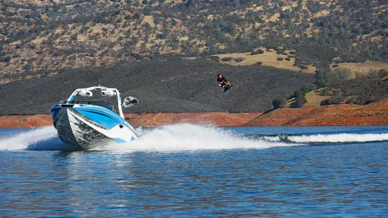 2017 Centurion Boats