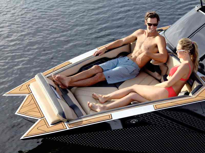 Pavati Boats