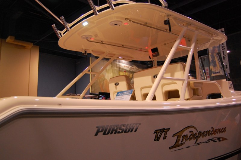 Miami International Boat Show 2011: Pursuit ST 310
