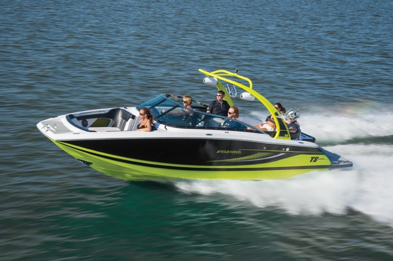 LOA: 24'5"
Beam: 8'6"
Dry Weight: 4,660 lb.
Seating/Weight Capacity: 14/2,100 lb.
Fuel Capacity: 58 gal. More Information: fourwinns.com