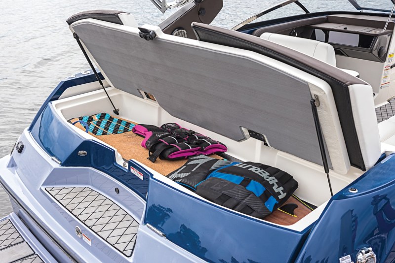 Sea Ray SLX-W 230