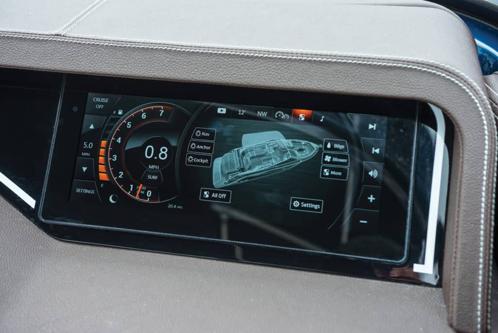 Sea Ray SLX-W 230