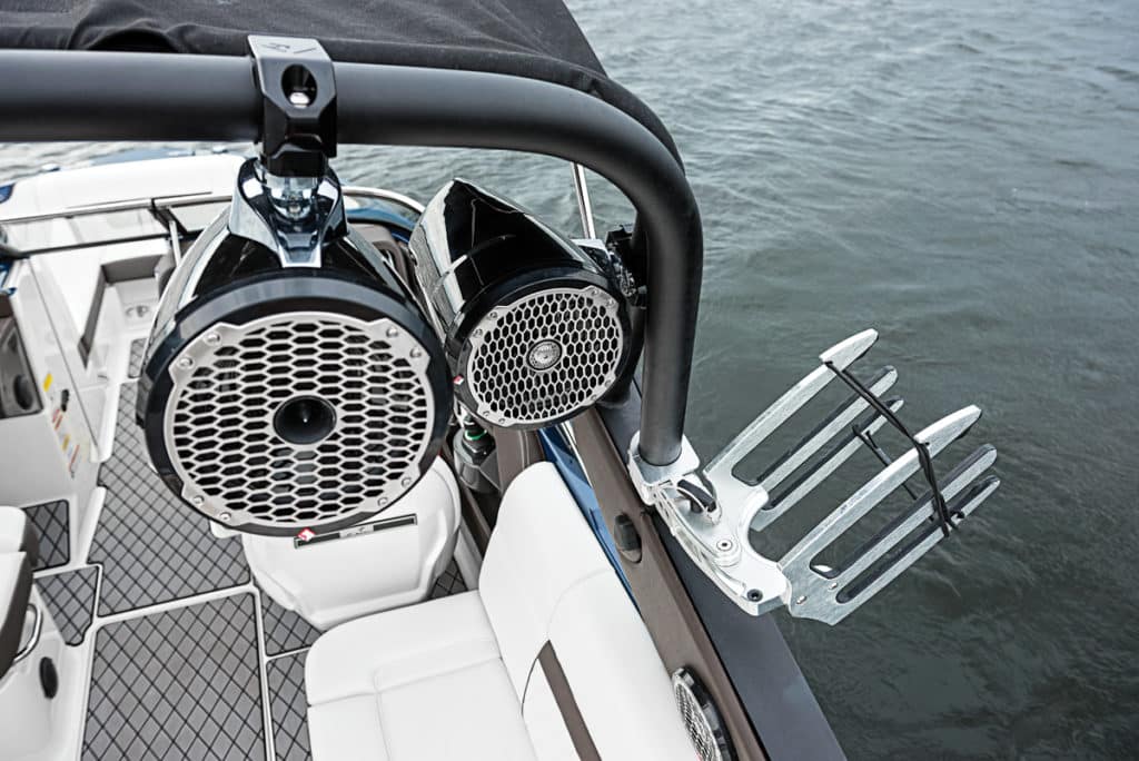 Sea Ray SLX-W 230