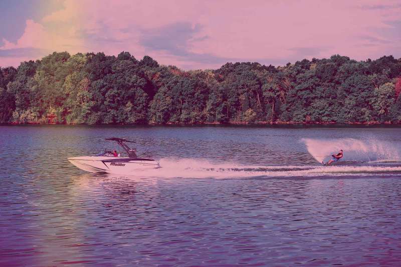 Crossover Boats for Water Skiing