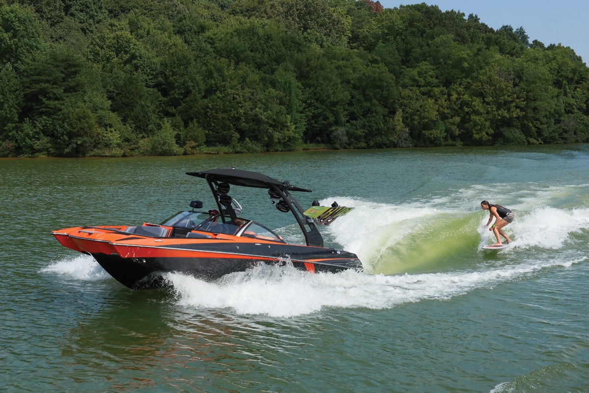 2017 Boat Buyers Guide: Malibu Wakesetter 22 MXZ | Boating Mag