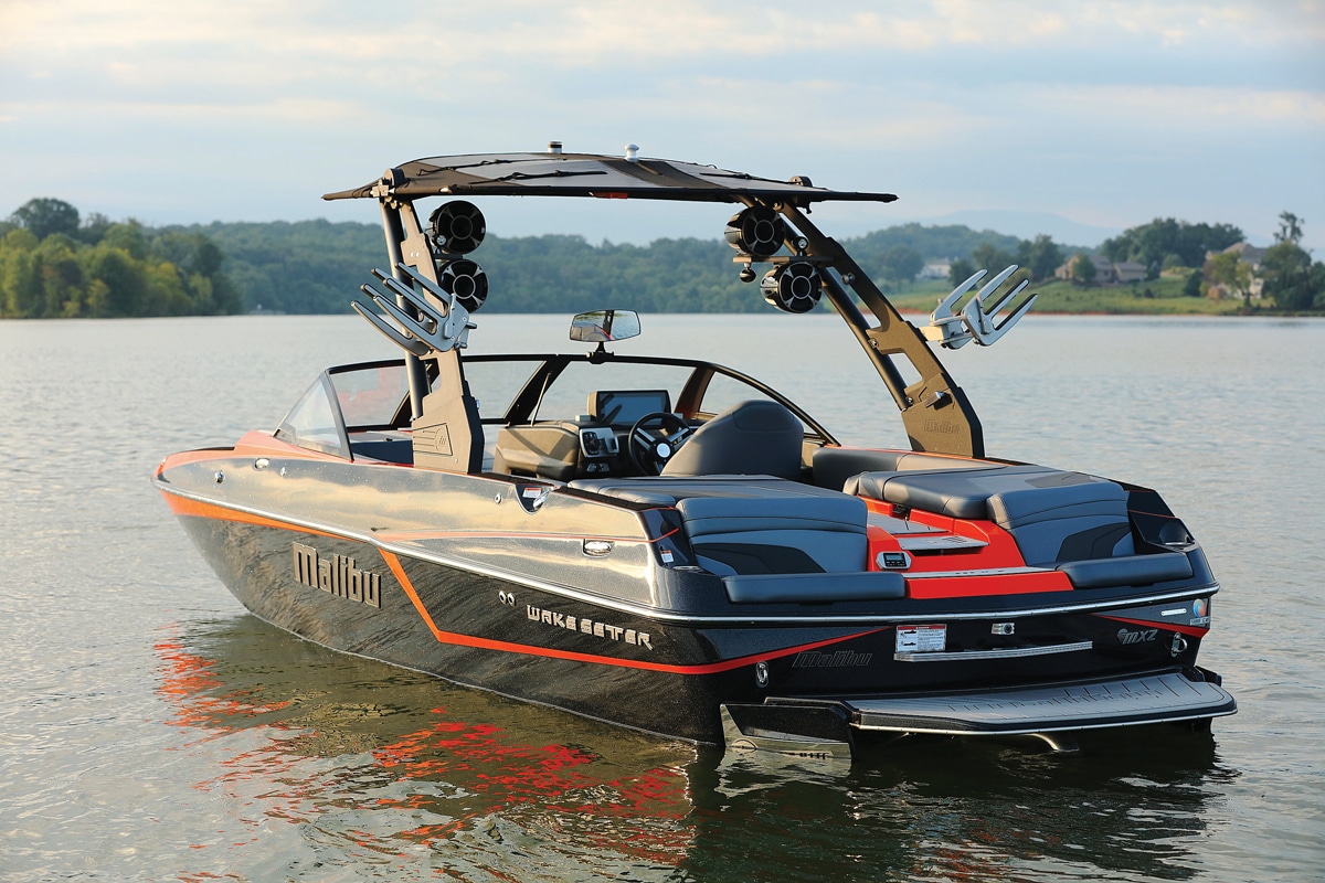 2017 Boat Buyers Guide: Malibu Wakesetter 22 MXZ | Boating Mag