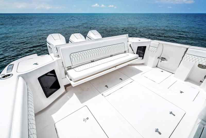 Intrepid 438 Evolution aft seating