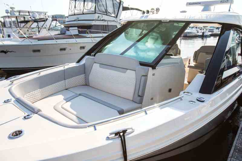 350 LXZ bow seating