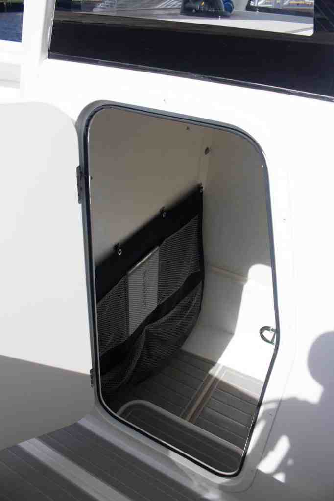 2200 CC helm console
