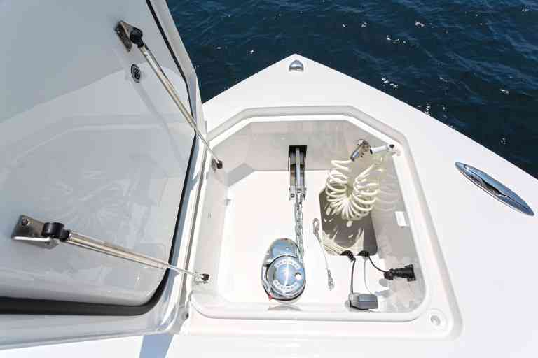 BTG0122-WTLF-Windlass-1b Anchor locker build quality