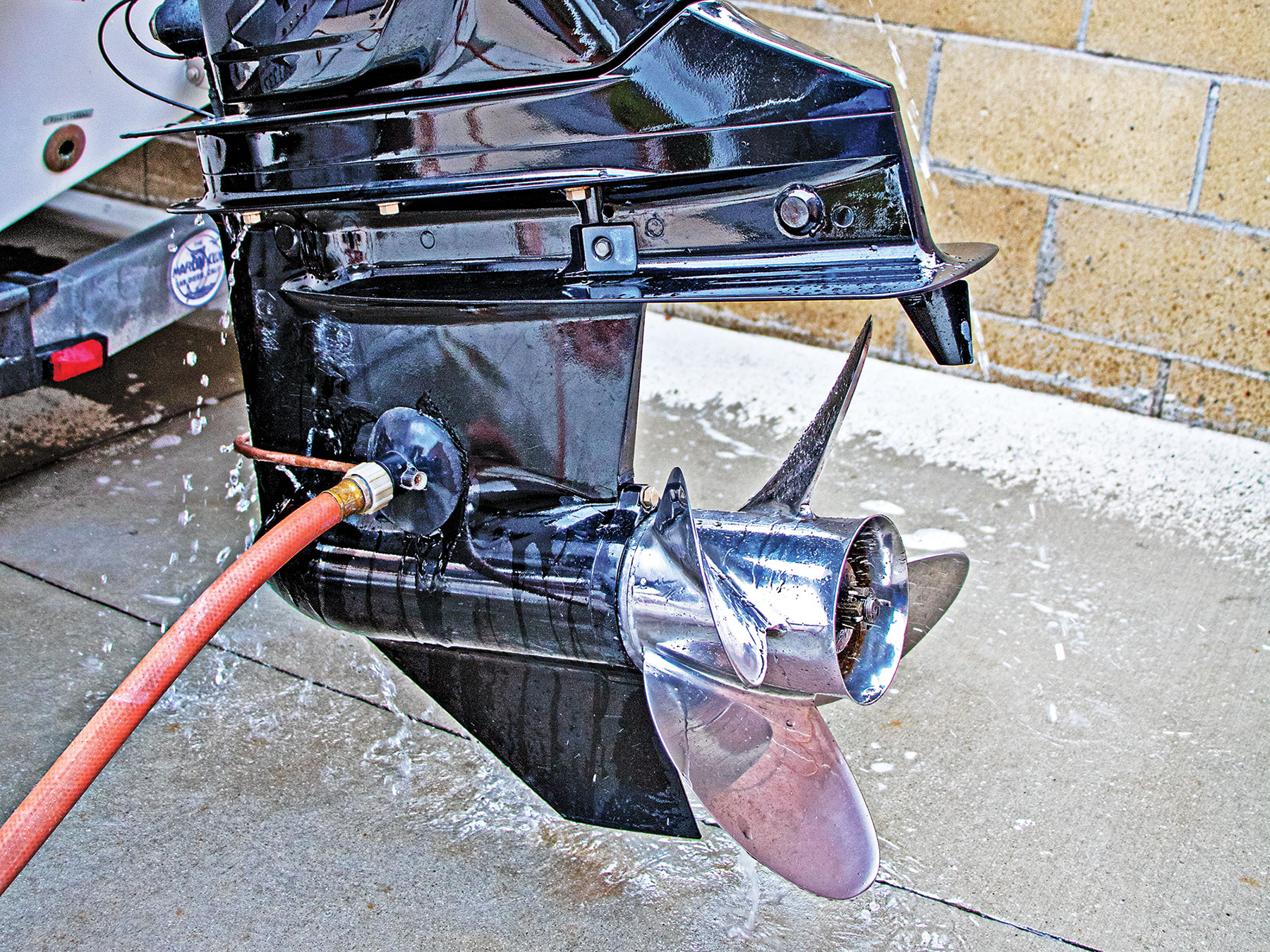Mr Boats - The Salt Attach Flush Bags make flushing your outboard