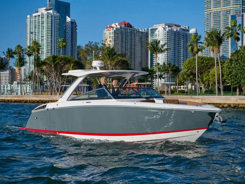 Cobalt R33 runabout