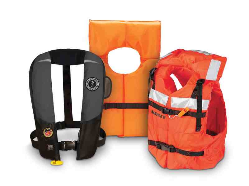 BTG0522-Life-Jacket-Types Life jackets next to each other