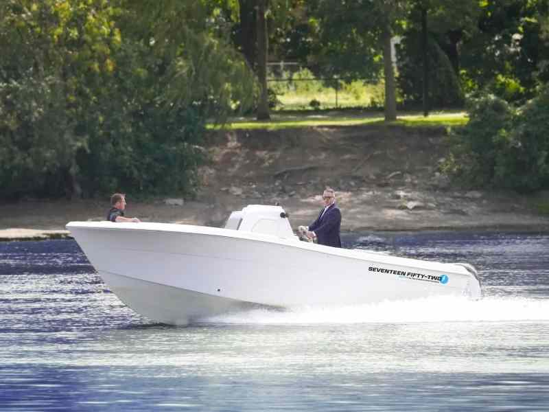 Seventeen Fifty-Two 2.1 Center Console EV