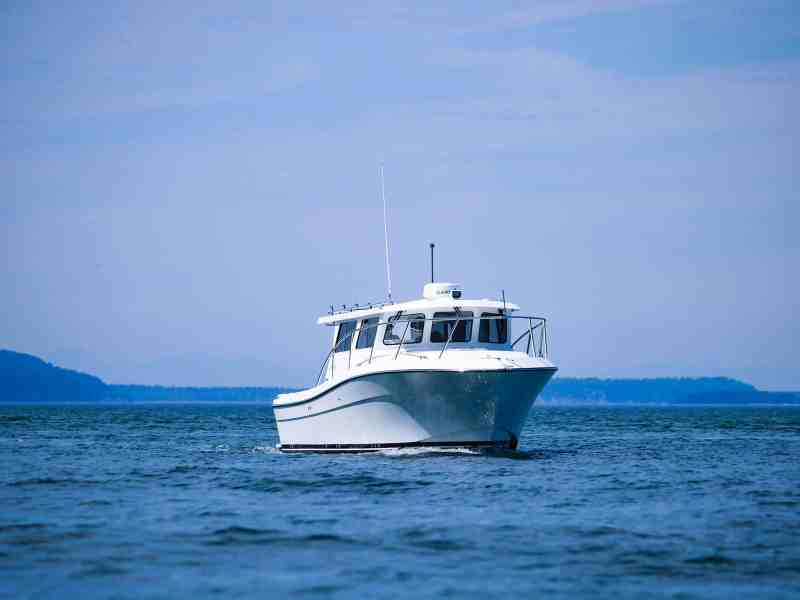 Ocean Sport Roamer 30 at rest