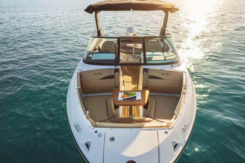 Sea Ray SLX Outboard Series