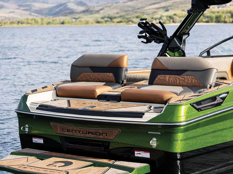 Centurion Ri265 aft seating