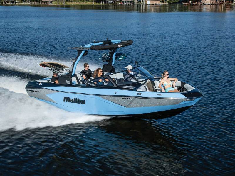 Malibu Wakesetter 23 LSV running smoothly