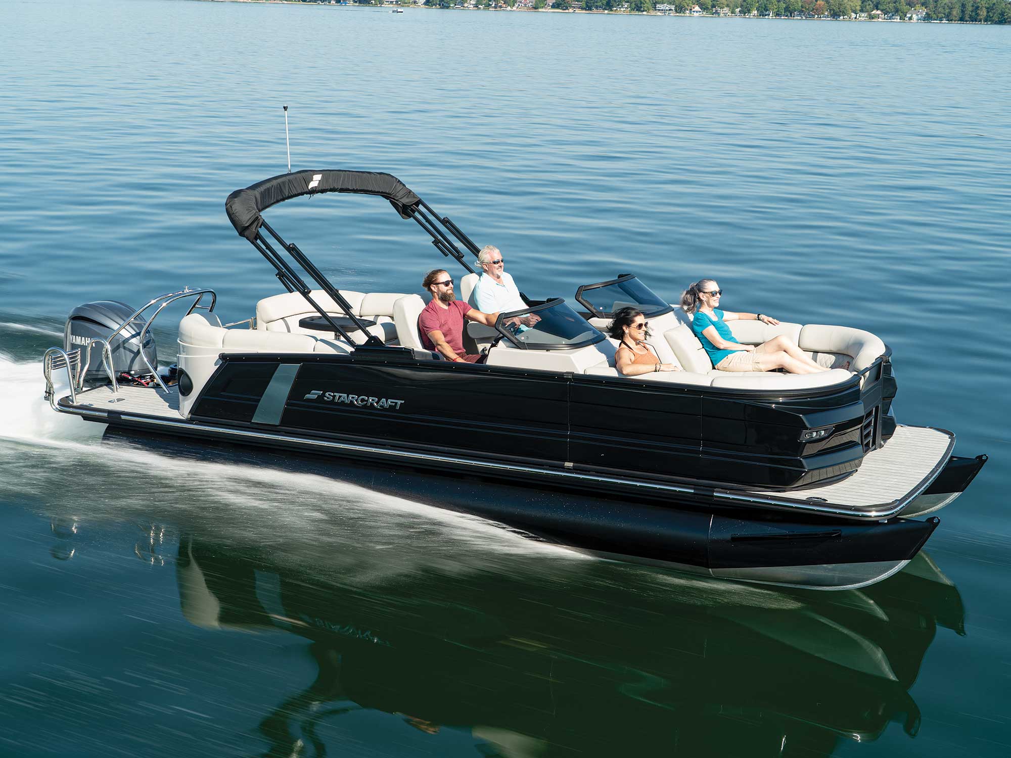 Starcraft RX 23 R DC on the water