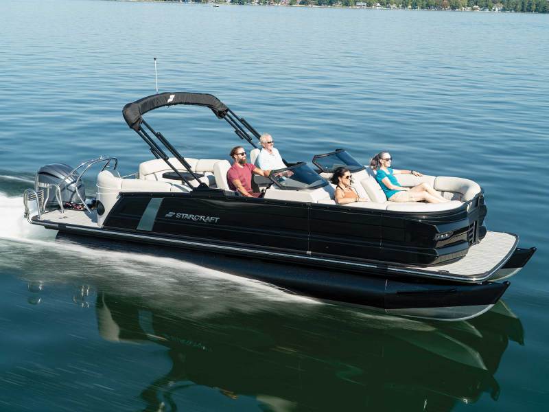 Starcraft RX 23 R DC on the water