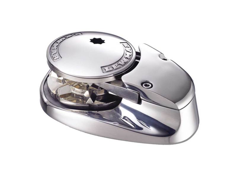Lewmar V700 vertical windlass