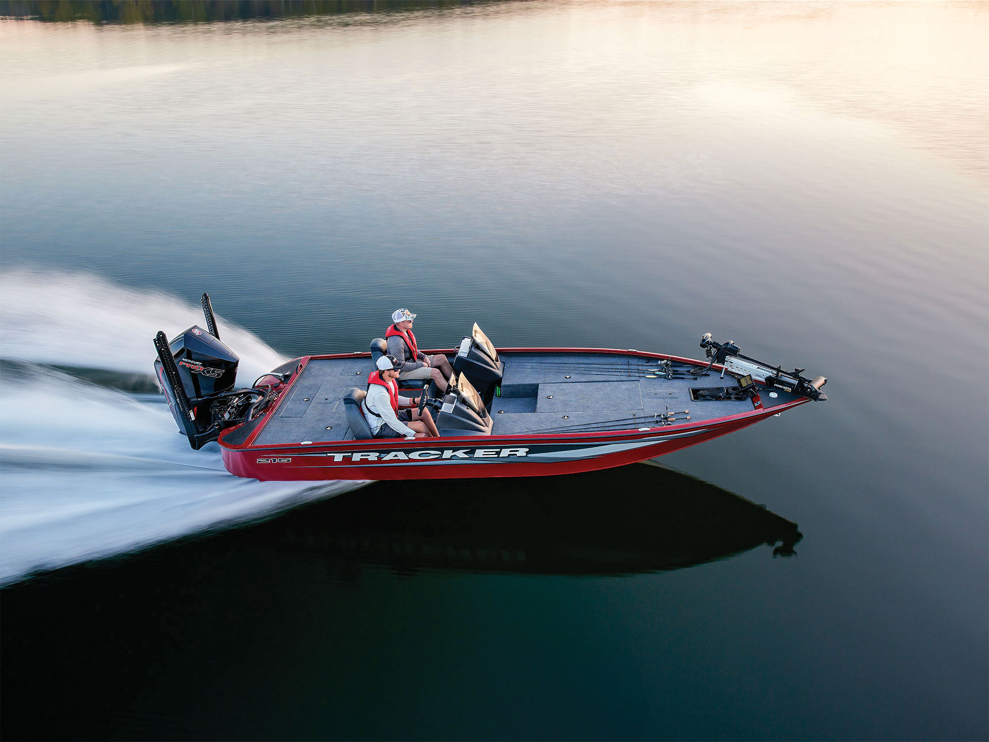 Tracker 215 on the lake