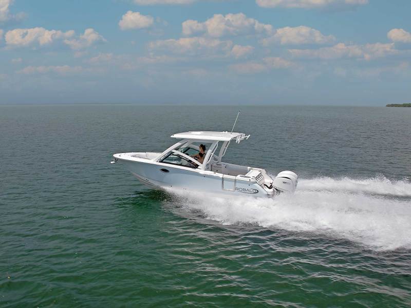 Robalo R257 offshore