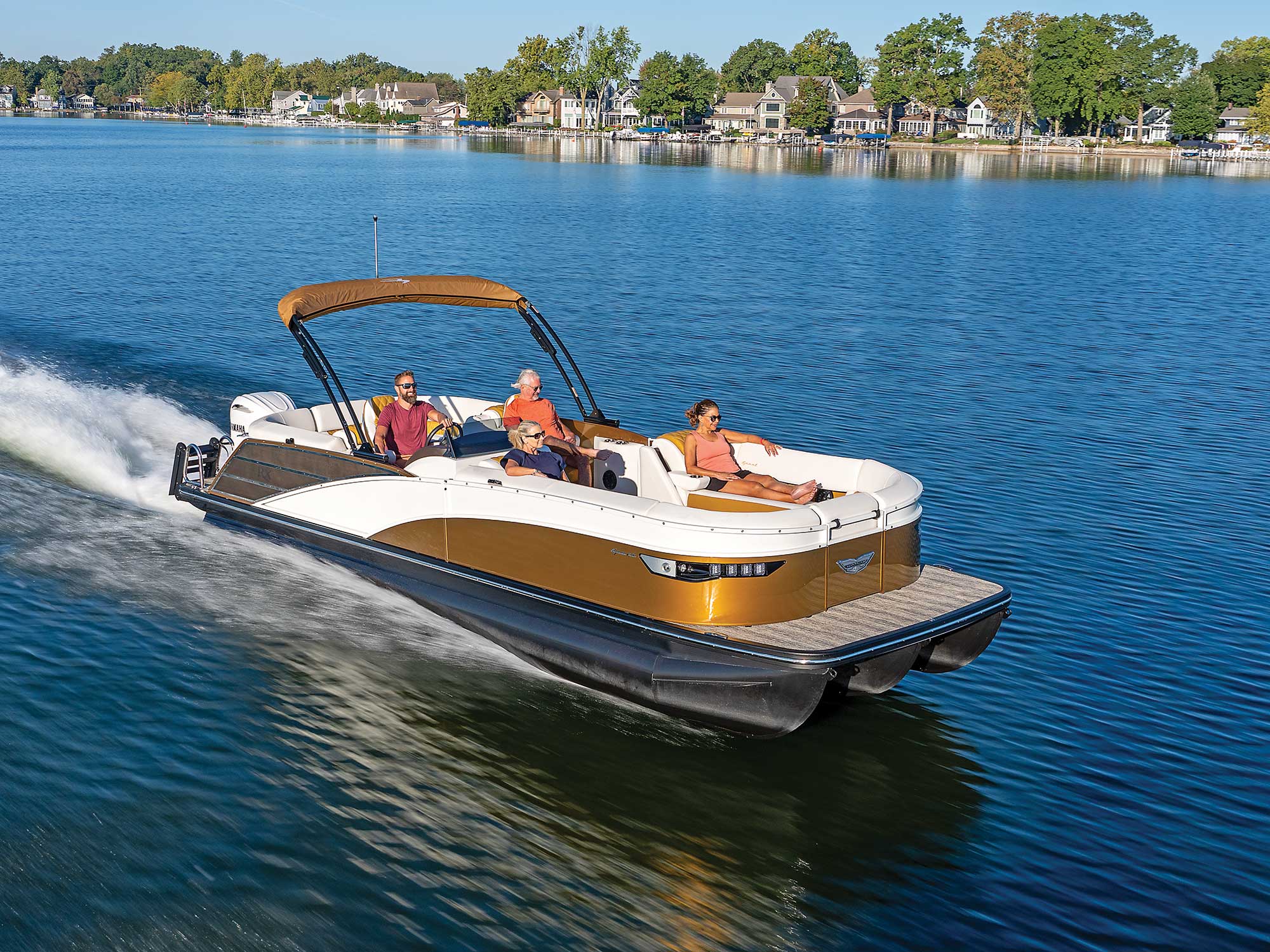 Bennington 25 RX Sport smoothly cruising