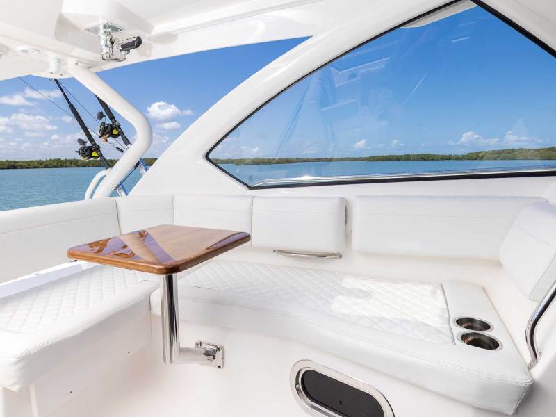 Pursuit OS 325 port seating