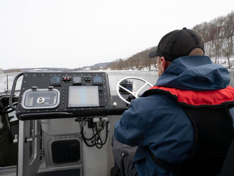 Piloting from the open bridge helm