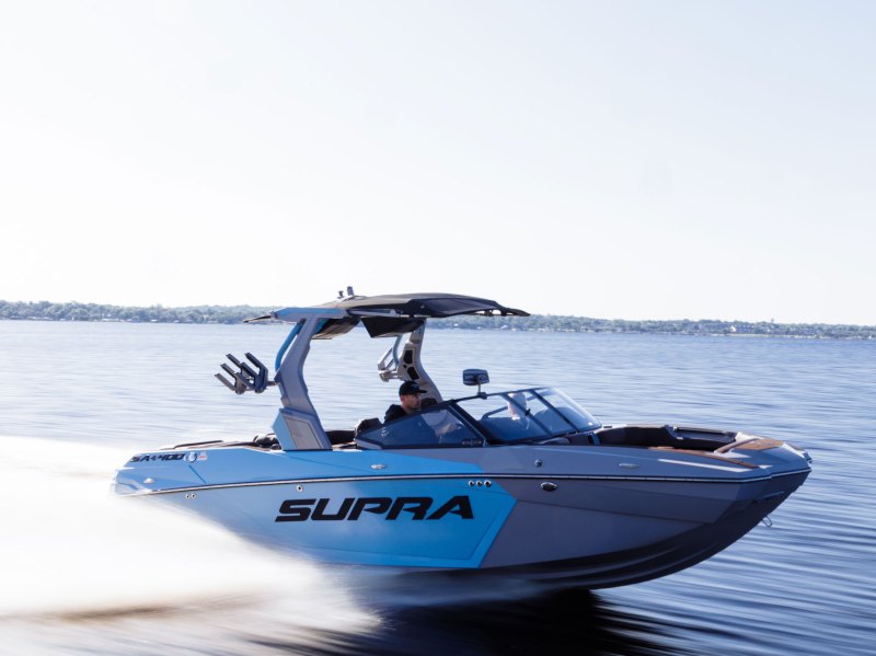 Supra SA running fast on the lake