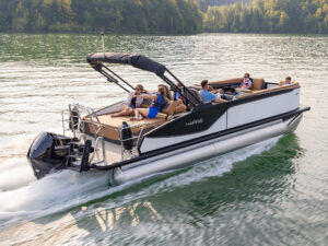 Harris Boats Sunliner 250 SLDH out cruising