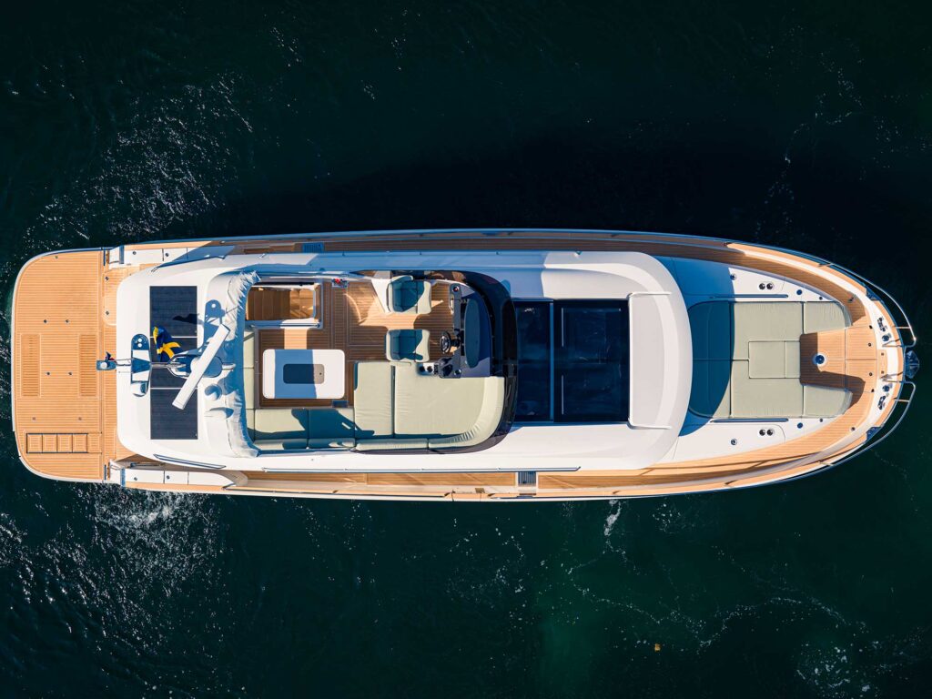 Nimbus 495 Flybridge overhead