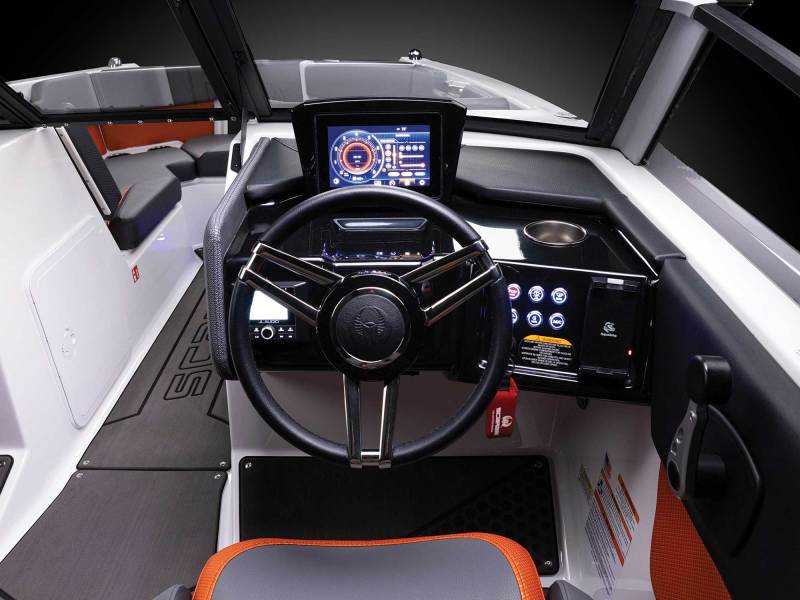 Scarab 210 LX helm