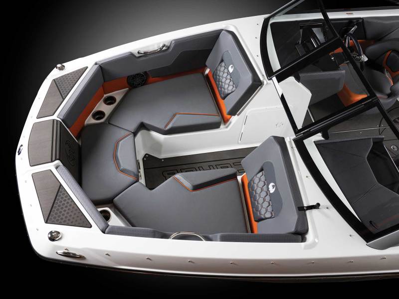 Scarab 210 LX bow seating