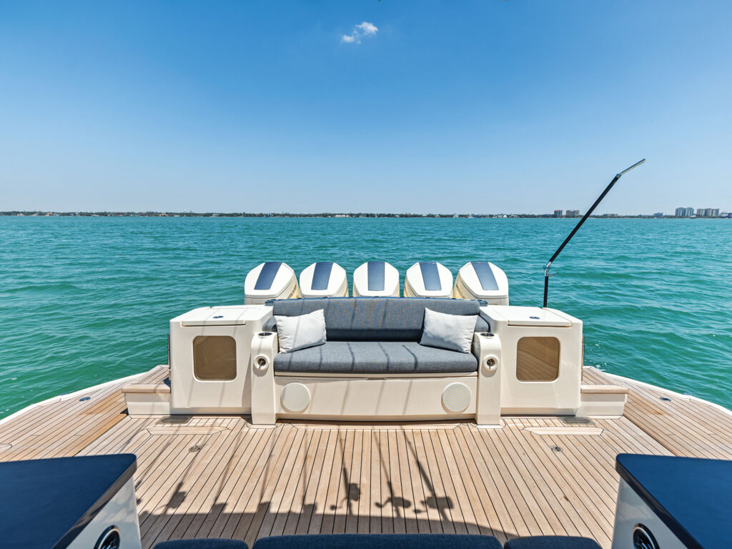 Scout 670 LXS aft seating