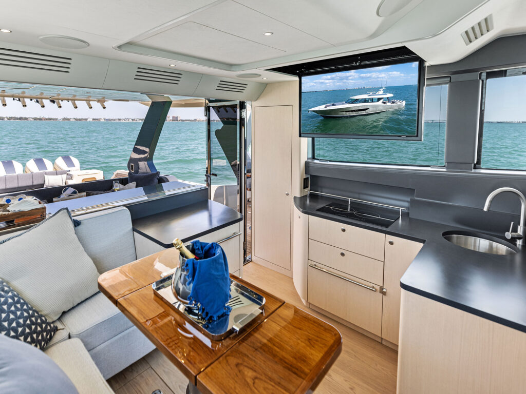 Scout 670 LXS TV