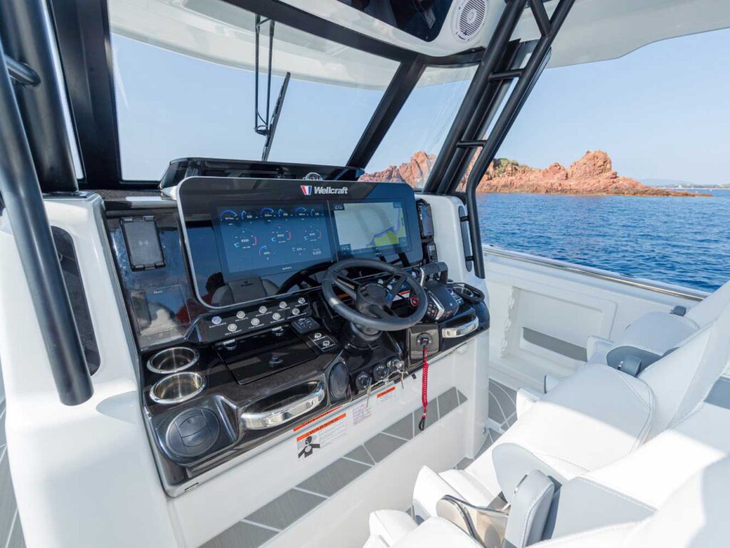 Wellcraft 38 T-Top helm