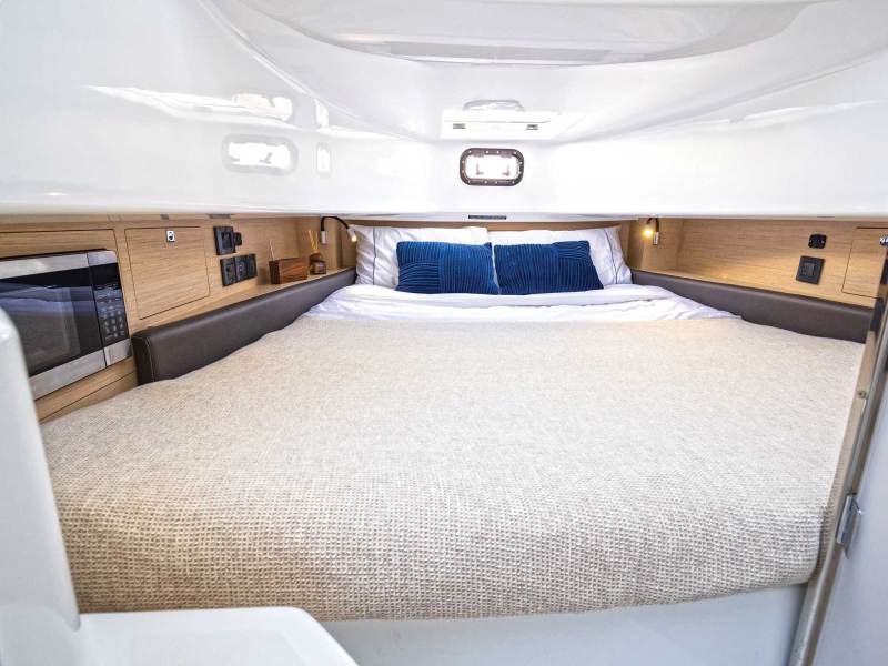 Wellcraft 38 T-Top cabin
