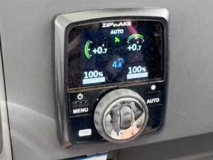 Zipwake Pro interface