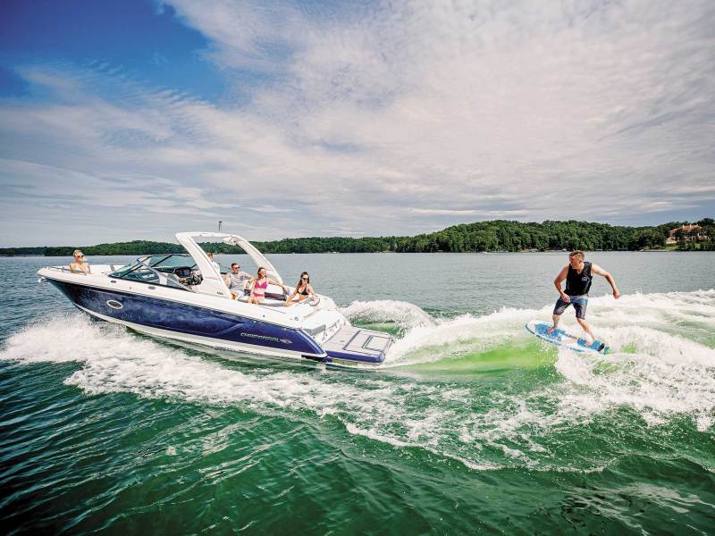 Chaparral 30 Surf wakesurfing on the lake