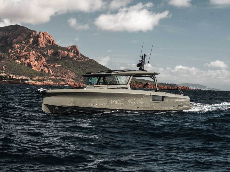 Brabus Shadow 1500 running near shore